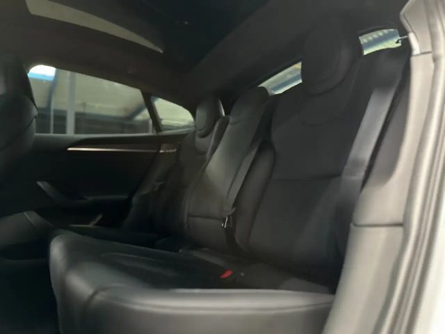 Tesla Model S Plaid
