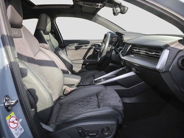 Audi RS3 Quattro S-Tronic Sedan