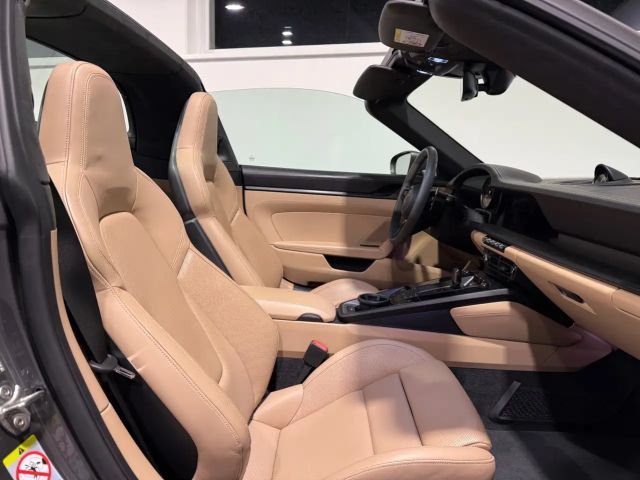 Porsche 911 4 Cabrio GTS Targa