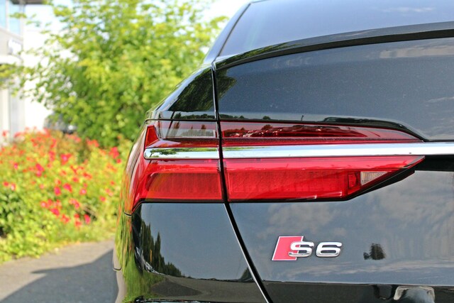 Audi S6 Quattro Sedan