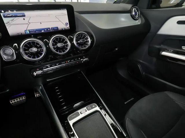 Mercedes-Benz GLA 200 AMG Line