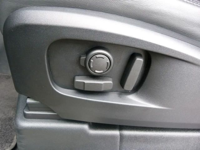 Land Rover Defender 90