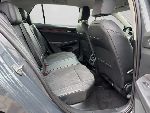 Volkswagen Golf 1.5 eTSI DSG Style