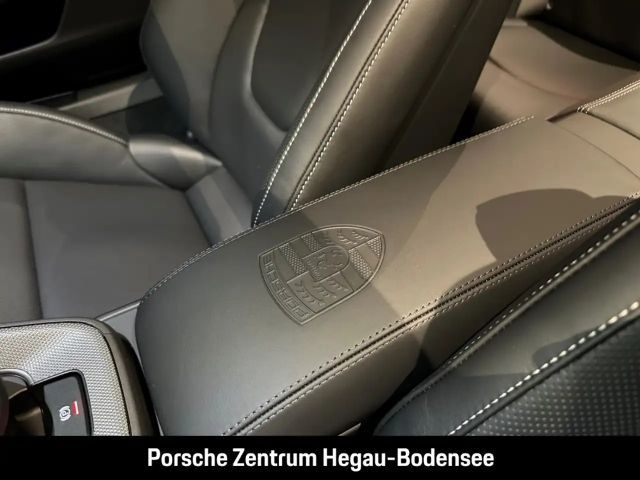 Porsche 992 Cabrio Carrera