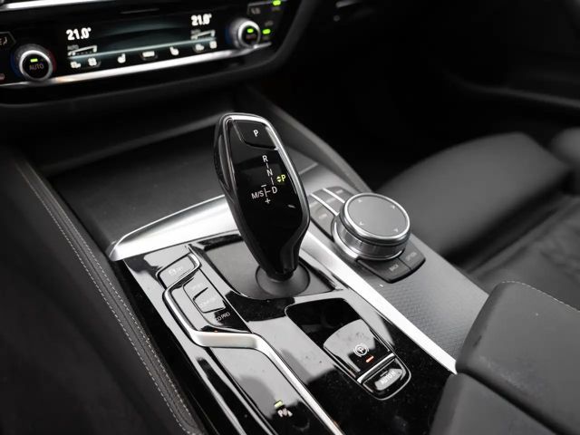 BMW 530 530d M-Sport Touring xDrive