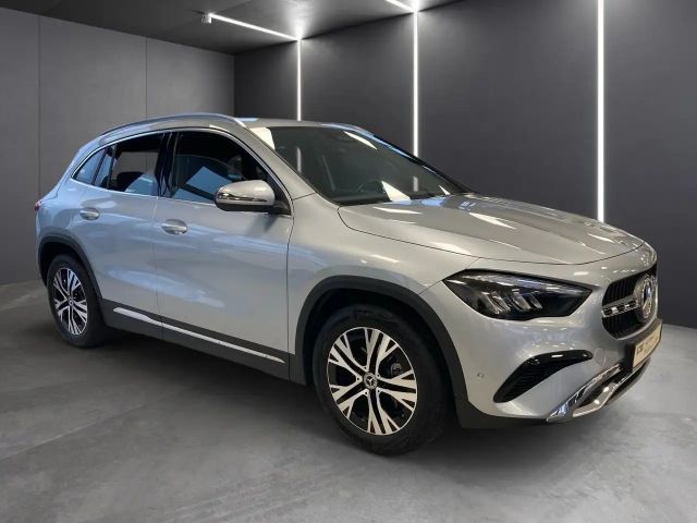 Mercedes-Benz GLA 180 Progressive