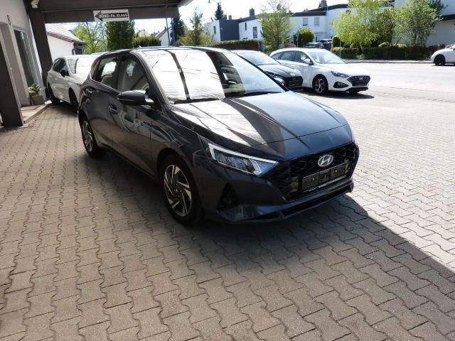 Hyundai i20 VOLL-LED APPLE SHZ LHZ ALU KAMERA KLIMAAUT.