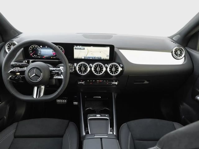 Mercedes-Benz GLA 200 AMG Line