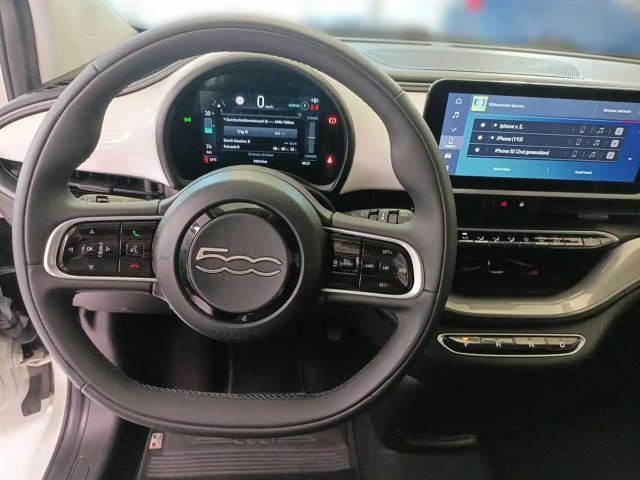 Fiat 500e Neuer 500 Kamera Sitzheizung CarPlay