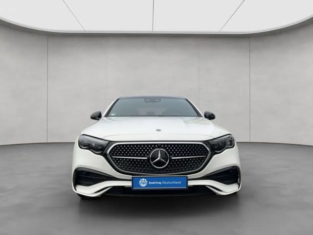 Mercedes-Benz E 200 Sedan