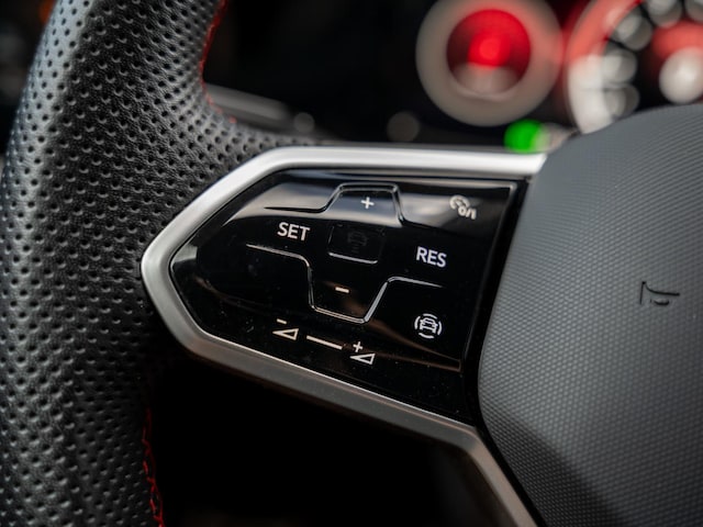 Volkswagen Golf 2.0 TSI