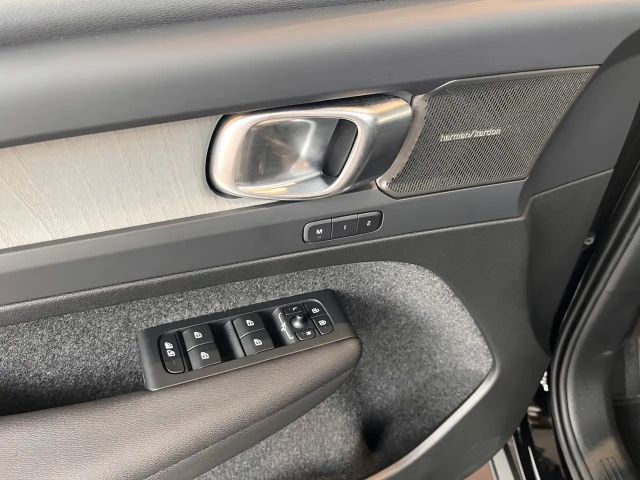 Volvo XC40 Dark Ultra
