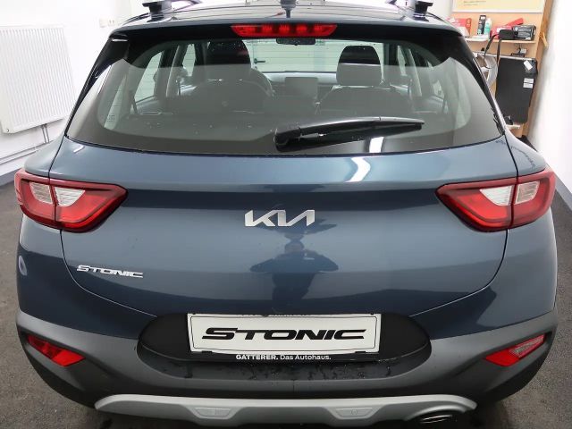 Kia Stonic Silber