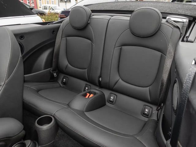 MINI Cooper Cabrio Cooper JCW Trim LED ACC SiHz Navi KlimaA Komf RFK