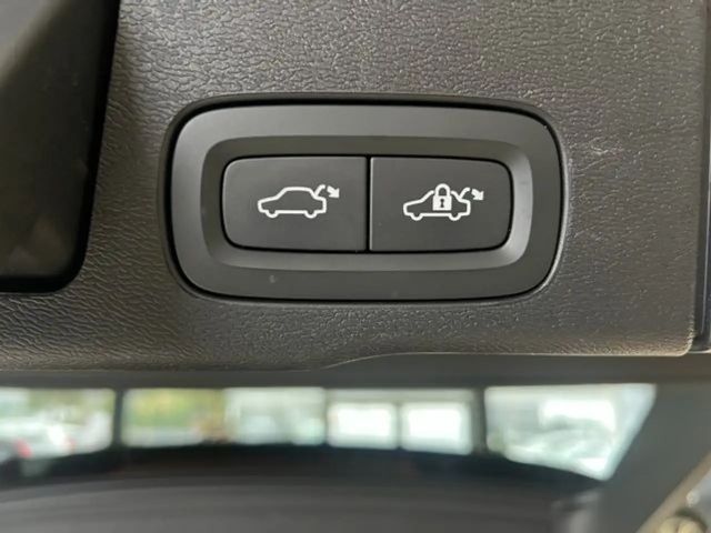 Volvo XC60 AWD Dark Plus