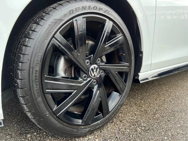 Volkswagen Golf R-Line Variant