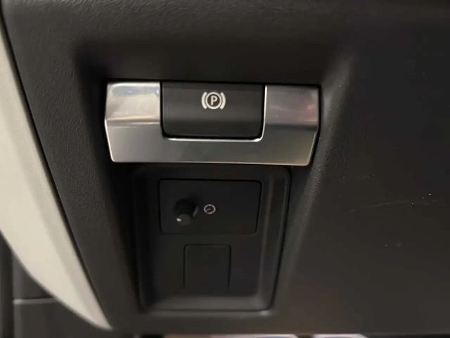 Land Rover Defender 110 D250 S