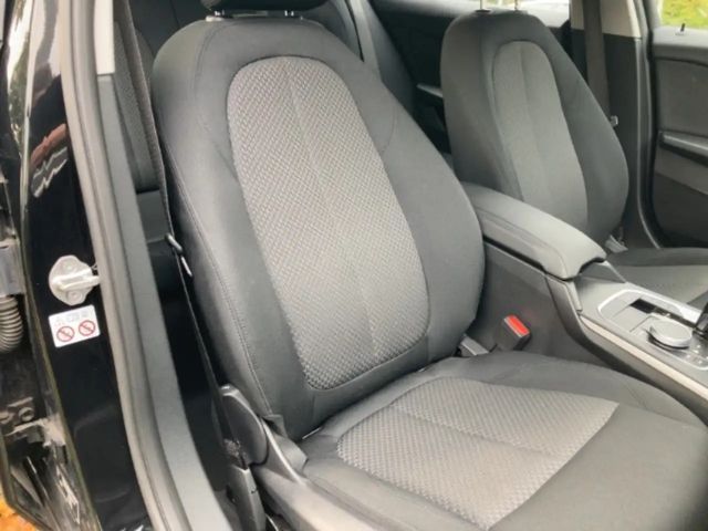 BMW 118 118i 5-deurs Sedan