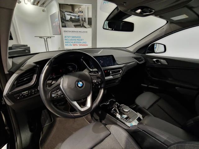 BMW 118 118i Sedan Sport Line