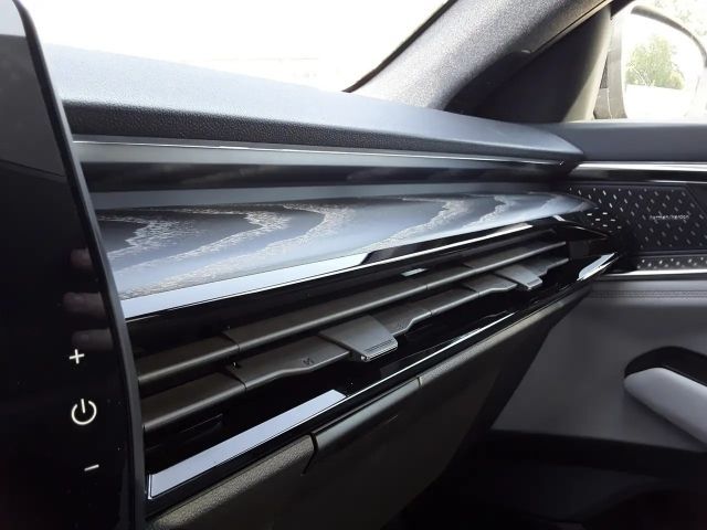 Renault Espace E-Tech Iconic