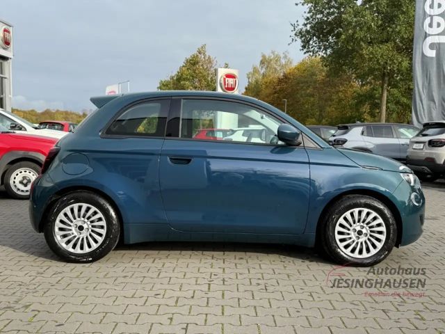 Fiat 500e +Rückfahrkam+PDC+CarPlay+Sitzheizung