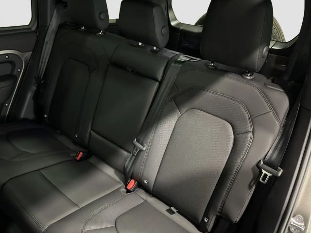 Land Rover Defender 3.0 110 D300 Dynamic MHEV SE