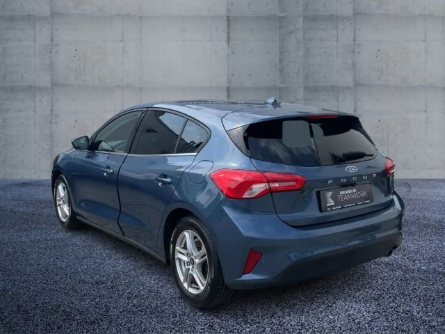 Ford Focus Cool & Connect