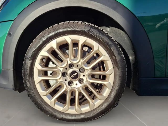 MINI Cooper Favoured Trim