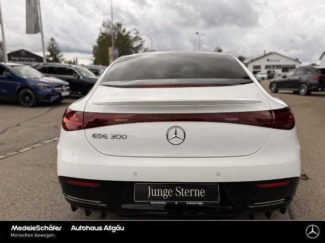 Mercedes-Benz EQE 300 Sedan