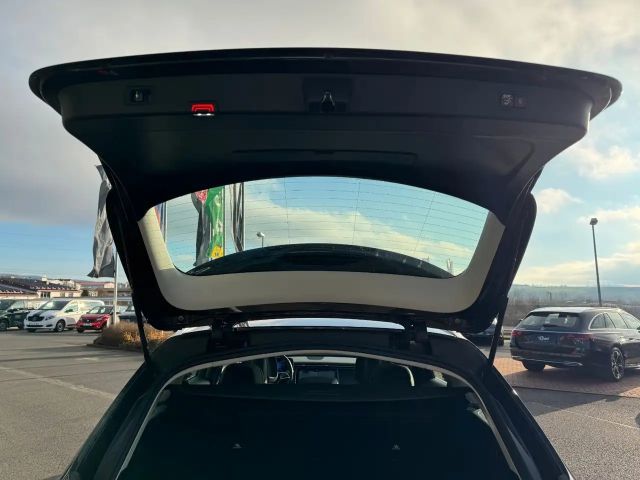 Mercedes-Benz E 220 AVANTGARDE E 220 d Estate