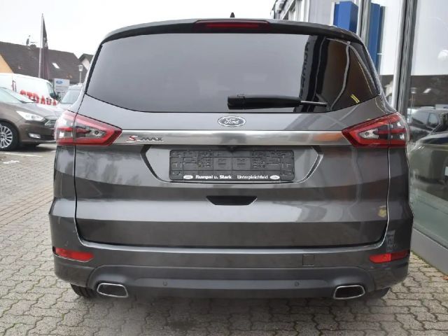 Ford S-Max Titanium