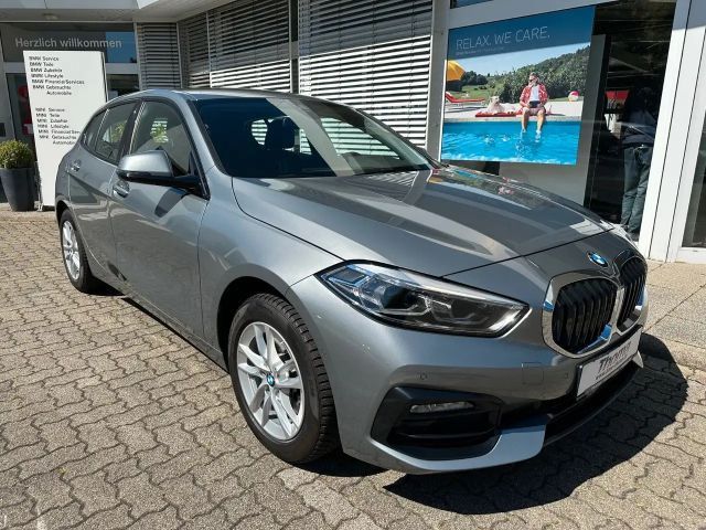 BMW 118 118i Sedan Sport Line