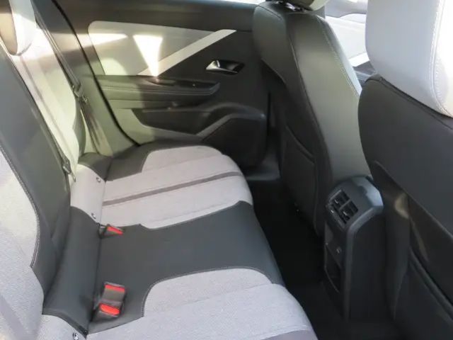 Opel Astra Business Elegance