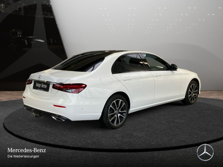 Mercedes-Benz E 220 4MATIC E 220 d Sedan