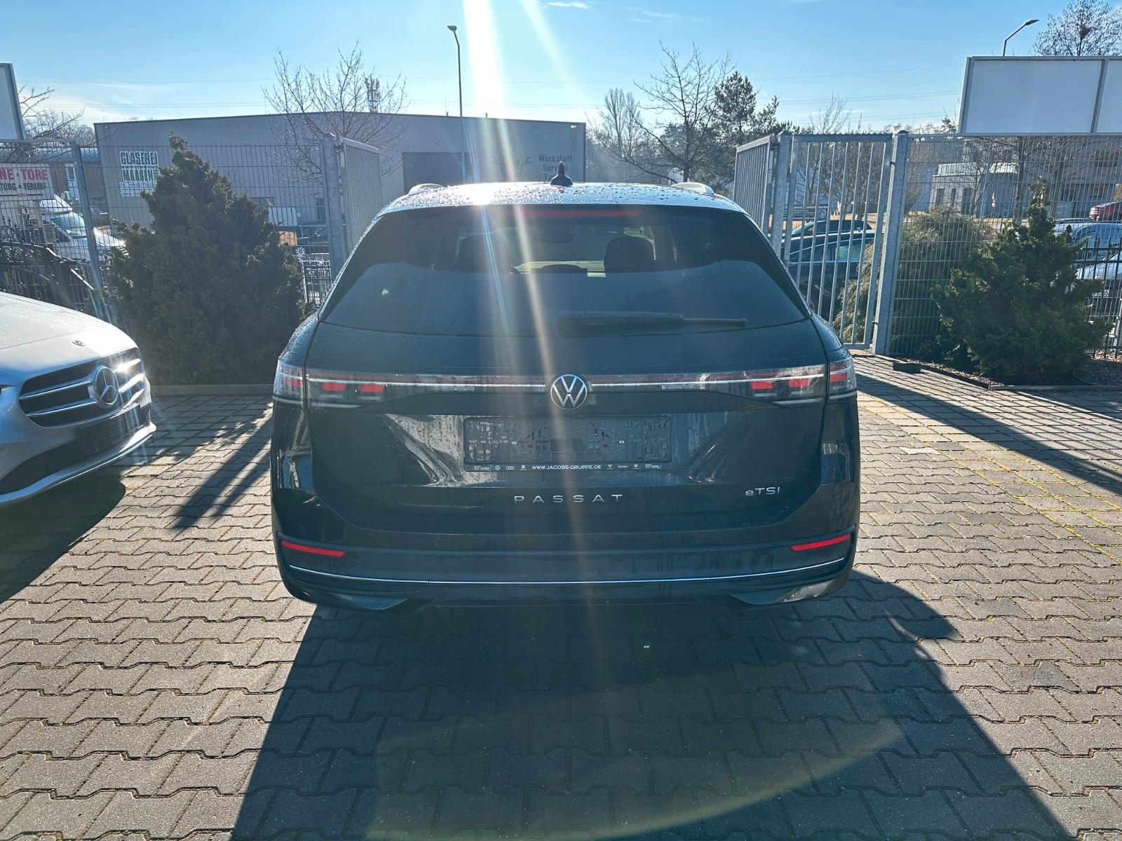 Volkswagen Passat 1.5 eTSI Business IQ.Drive Variant