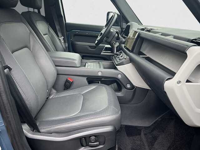 Land Rover Defender 110 Dynamic HSE