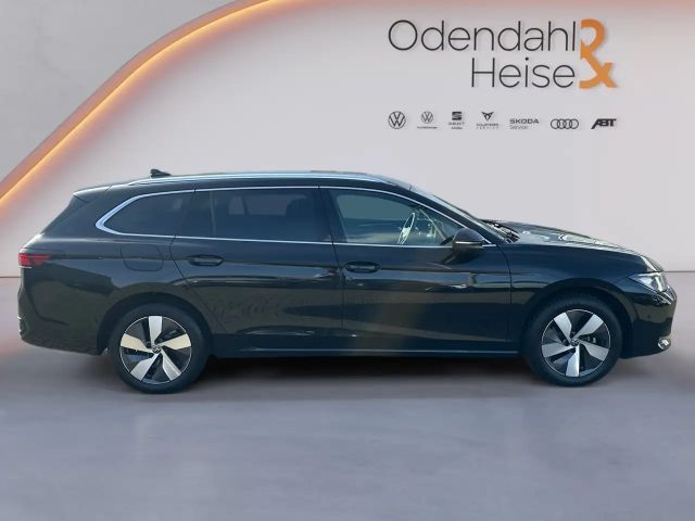 Volkswagen Passat 1.5 eTSI Business DSG