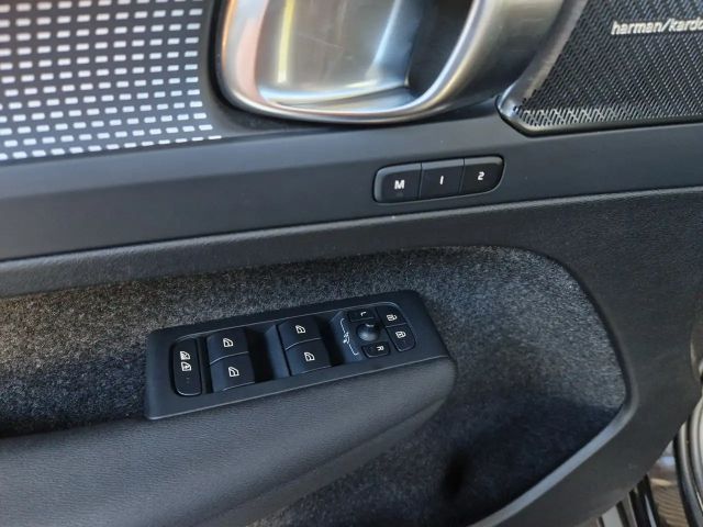 Volvo XC40 Dark Ultra