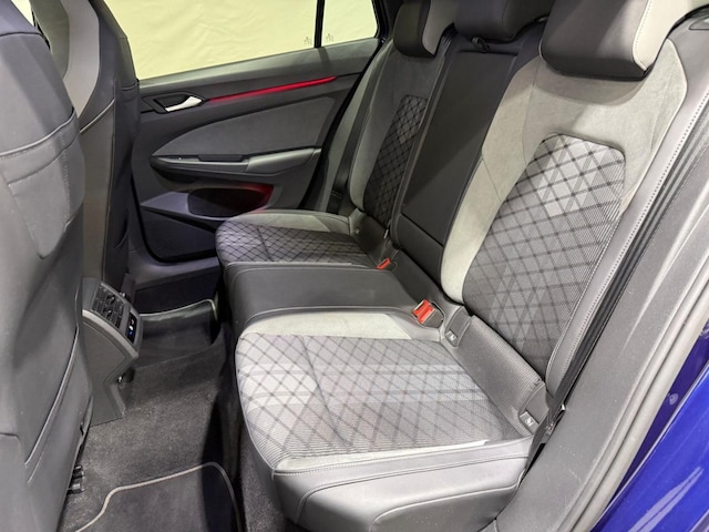 Volkswagen Golf 1.5 TSI R-Line Variant