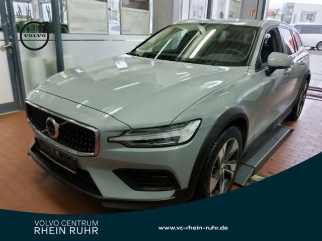 Volvo V60 Cross Country AWD Plus