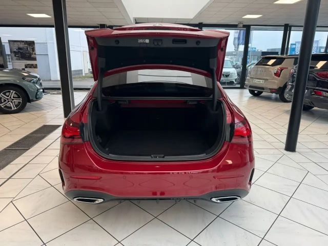 Mercedes-Benz A 180 AMG Line