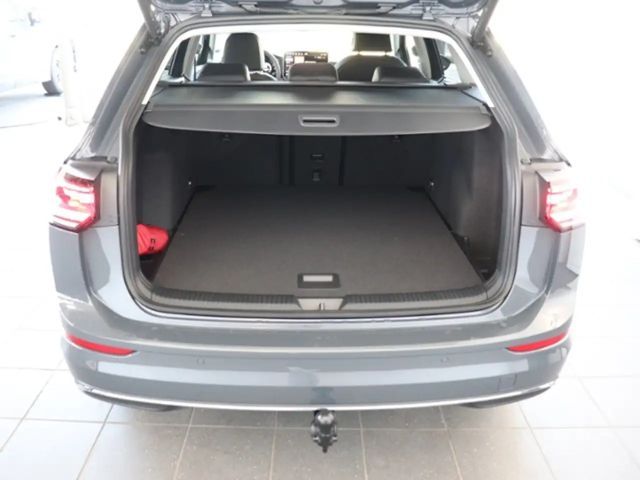 Volkswagen Golf 1.5 eTSI DSG Golf VIII Variant