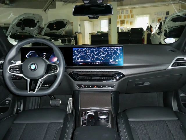 BMW 320 320i M-Sport Sedan