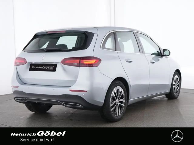 Mercedes-Benz B 180 Progressive Sedan