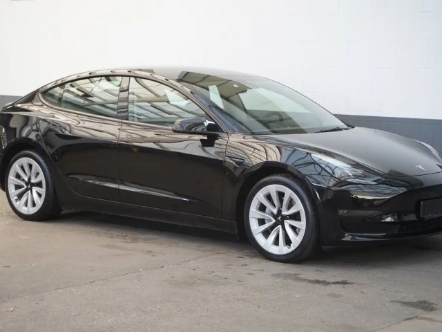 Tesla Model 3 AWD Long Range