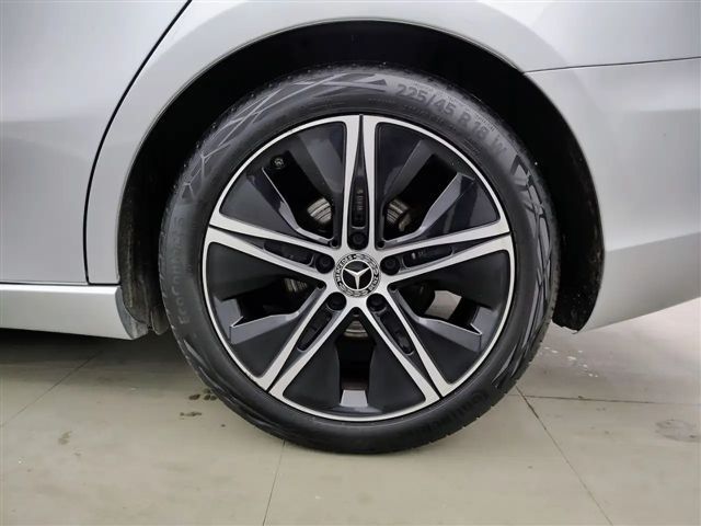 Mercedes-Benz A 180 A 180 d Luxury Line