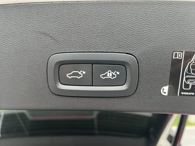 Volvo XC40 R-Design Recharge T5