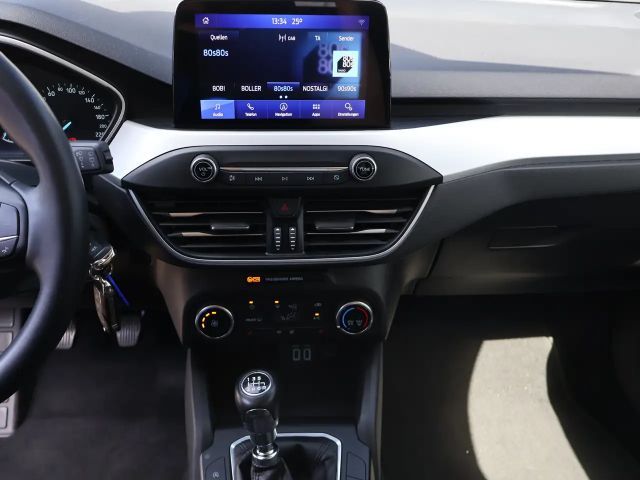 Ford Focus Cool & Connect