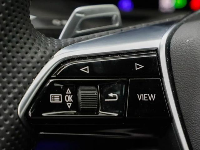 Audi RS6 AHK Matrix HUD Keramik Pano 305km/h