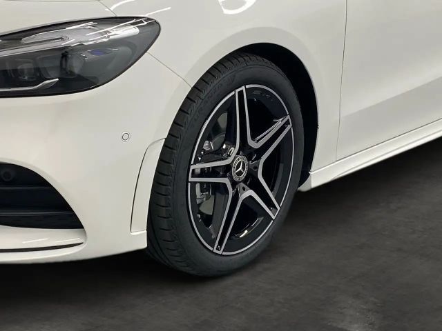 Mercedes-Benz B 200 AMG Line Sedan